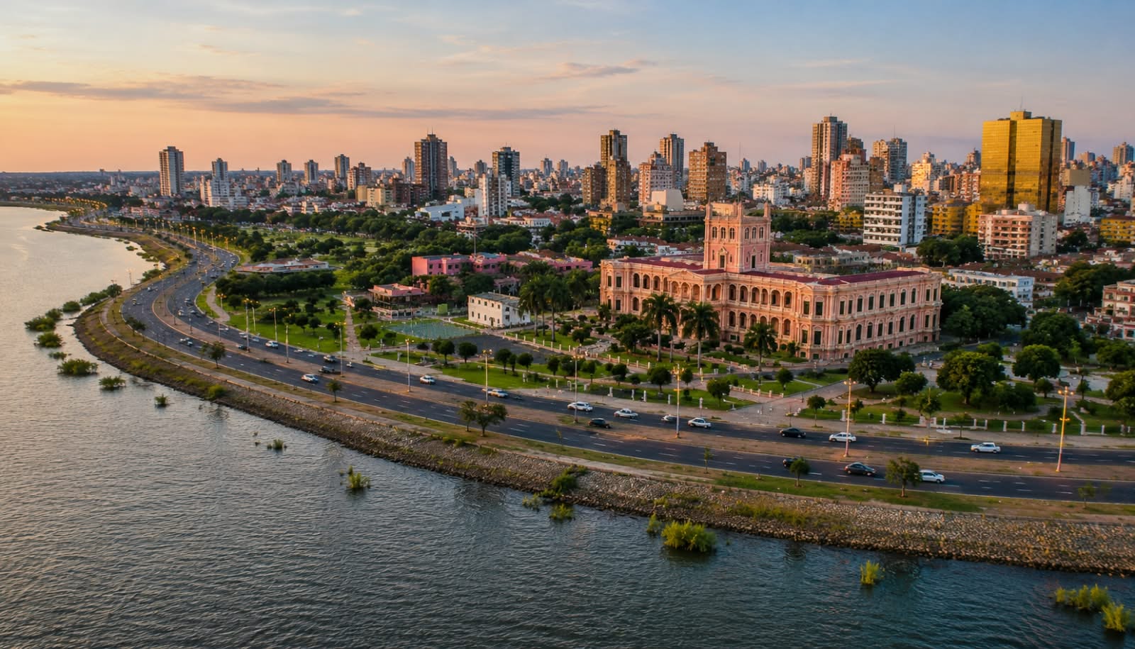 Le Palacio de López à Asunción, Paraguay, au coucher du soleil